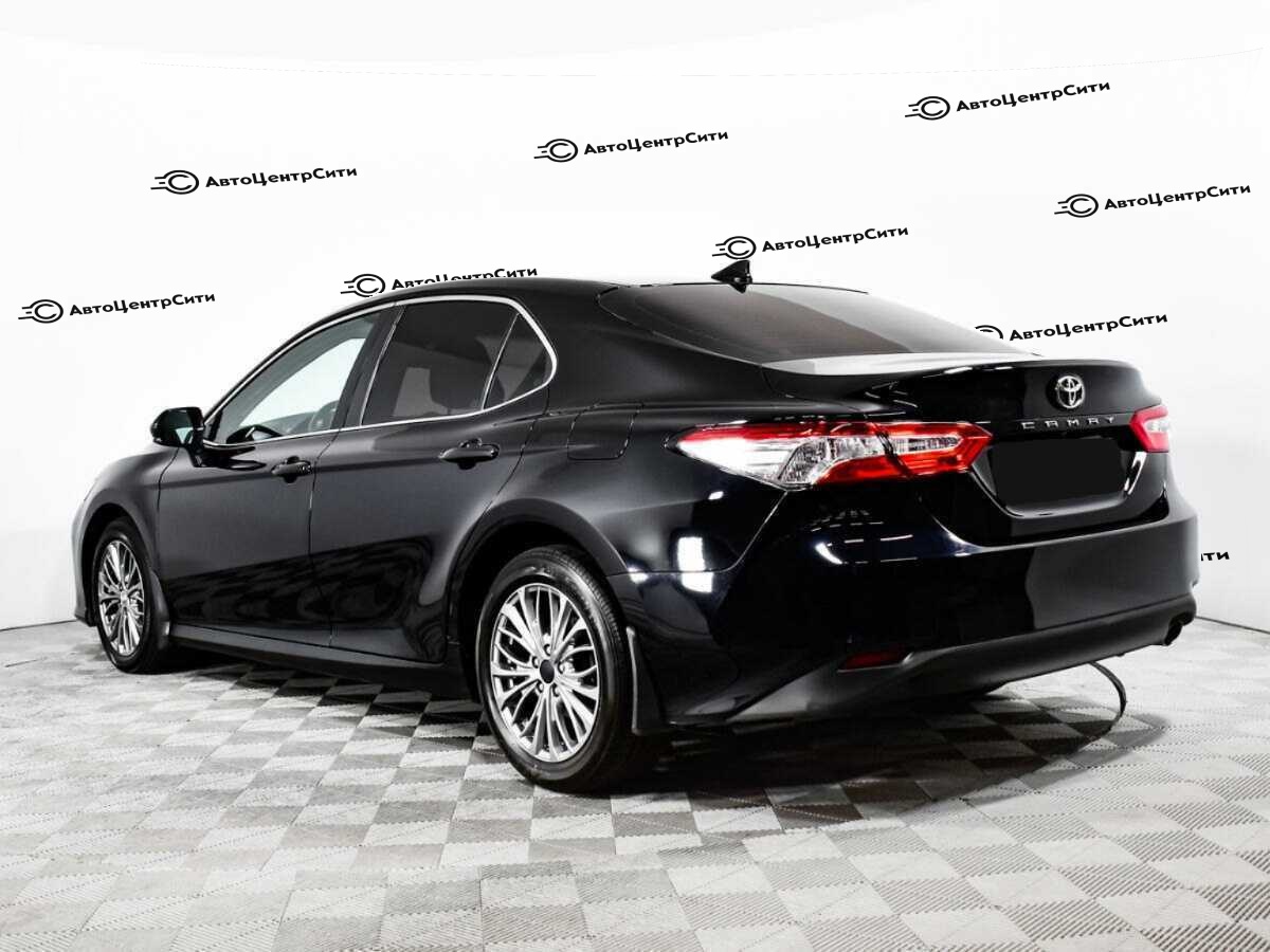 Toyota Camry с пробегом — 2021 год. Фото: #6