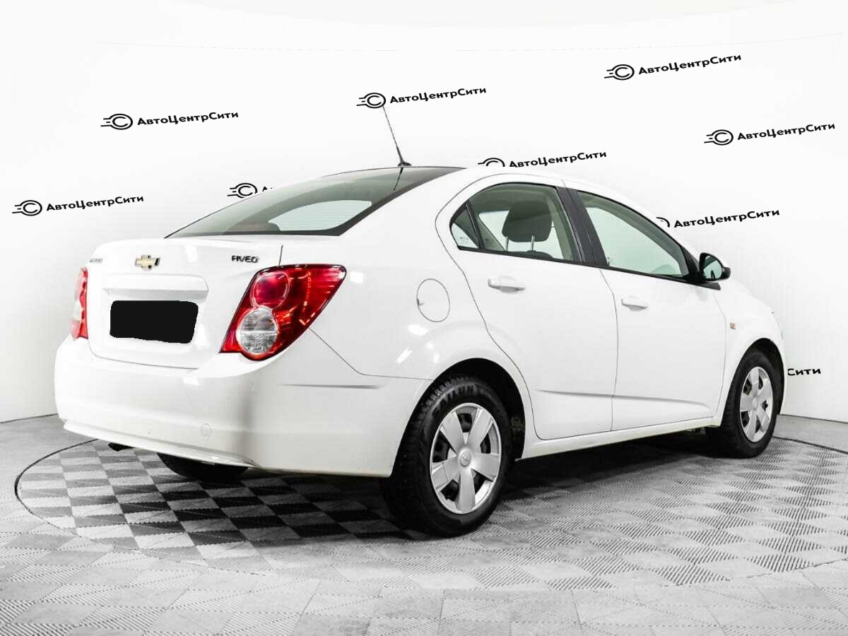 Chevrolet Aveo с пробегом — 2012 год. Фото: #4