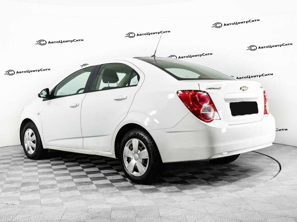 Chevrolet Aveo с пробегом — 2012 год. Фото: #6