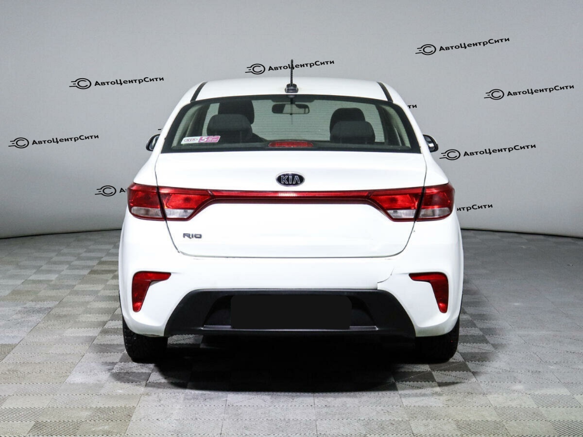Kia Rio с пробегом — 2017 год. Фото: #5