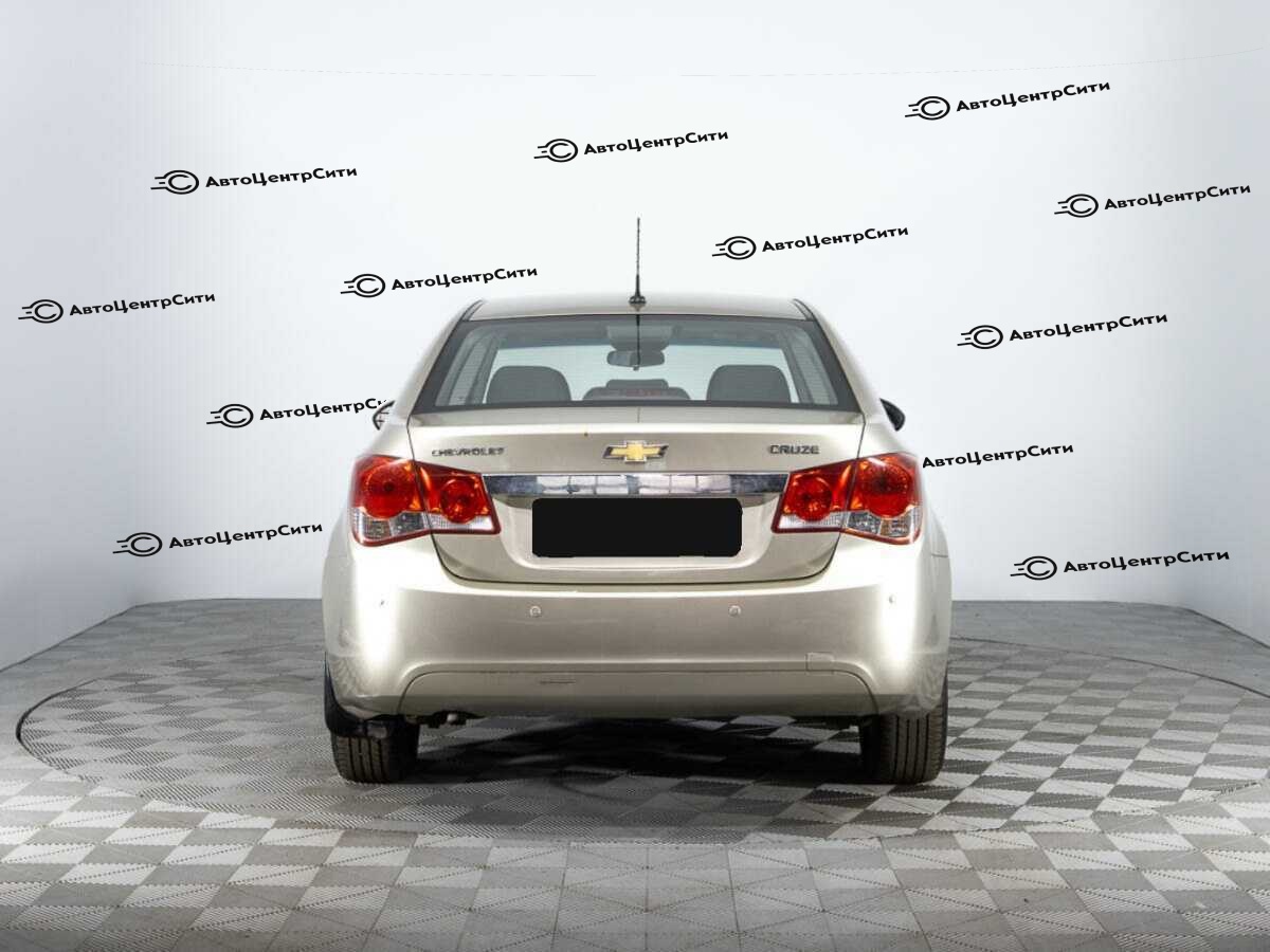 Chevrolet Cruze с пробегом — 2012 год. Фото: #4