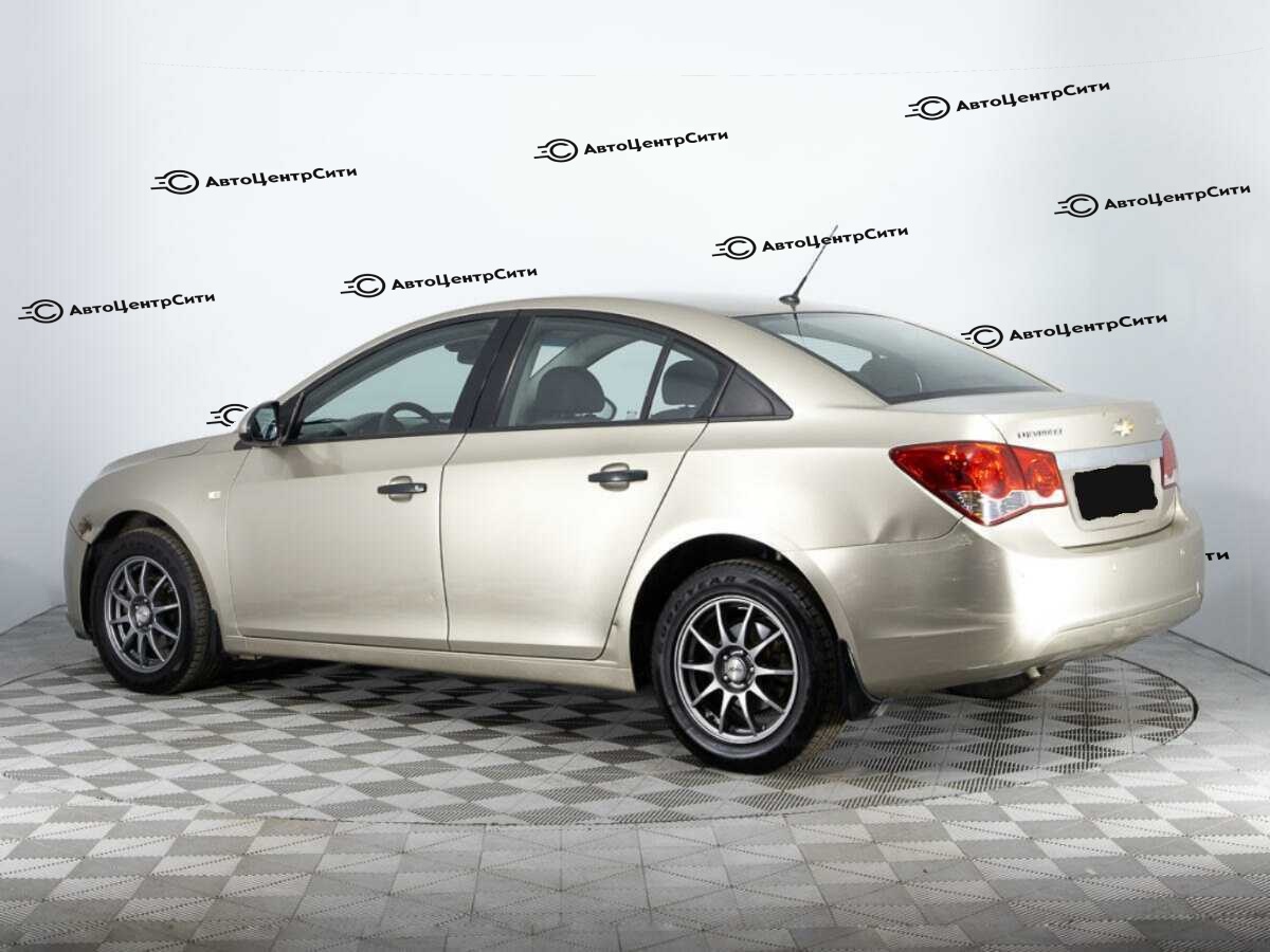 Chevrolet Cruze с пробегом — 2012 год. Фото: #5