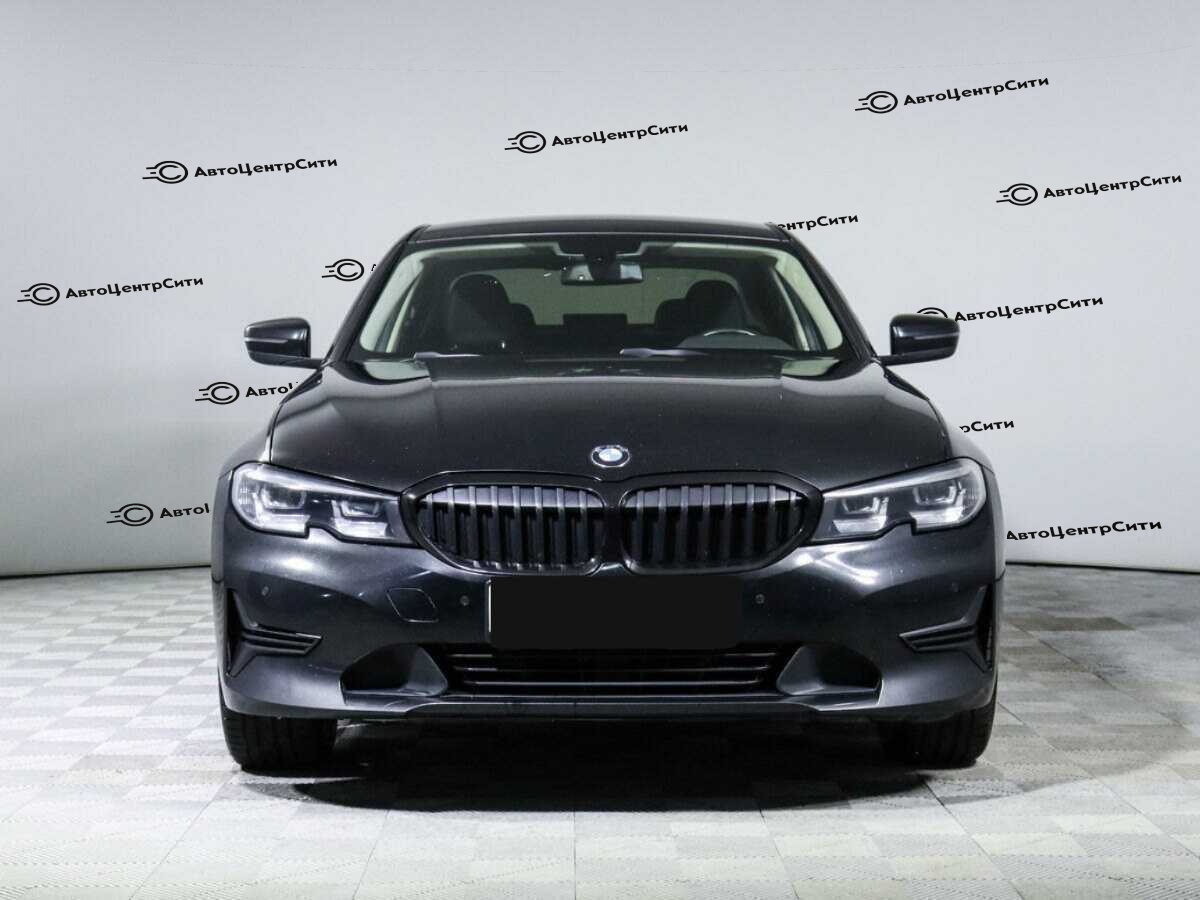 BMW 3 серии с пробегом — 2020 год. Фото: #1