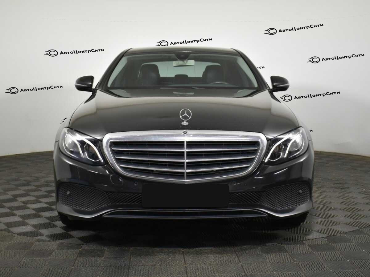Mercedes-Benz E-Класс с пробегом — 2018 год. Фото: #1