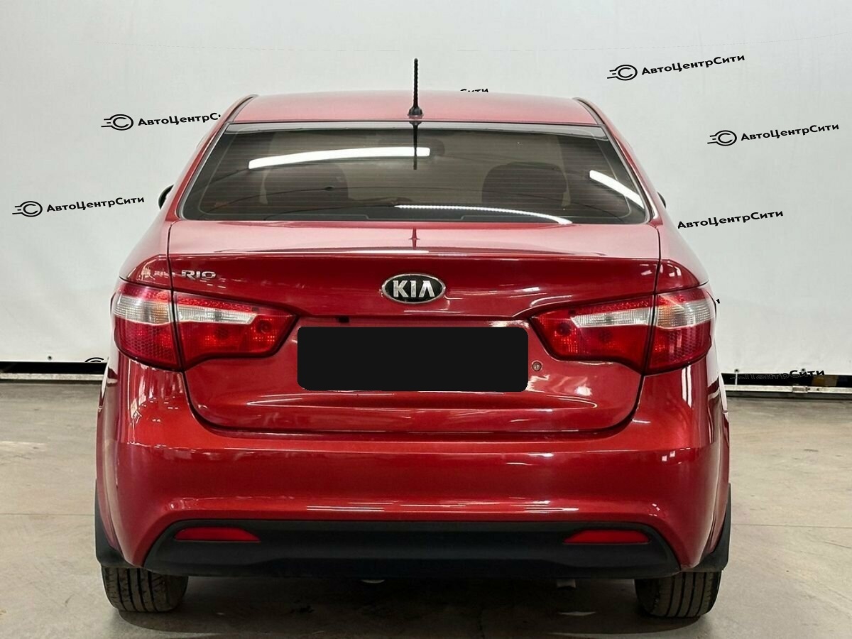 Kia Rio с пробегом — 2013 год. Фото: #5