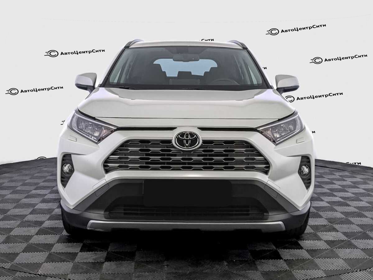 Toyota RAV4 с пробегом — 2021 год. Фото: #1