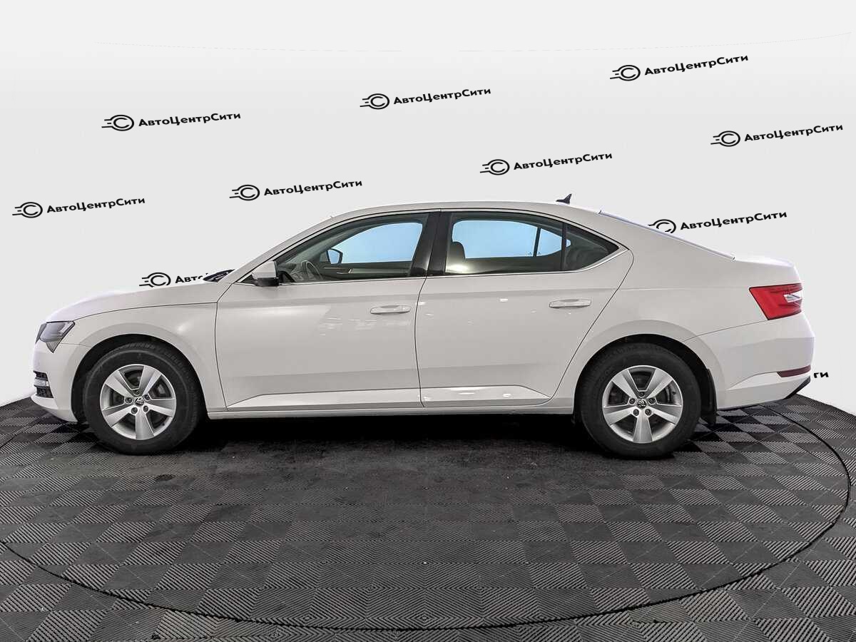 Skoda Superb с пробегом — 2021 год. Фото: #7