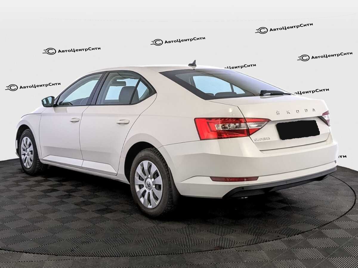 Skoda Superb с пробегом — 2021 год. Фото: #6