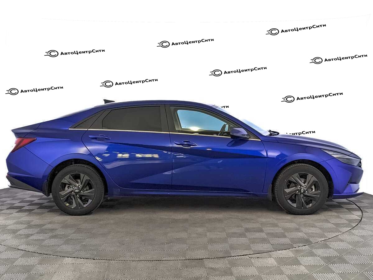 Hyundai Elantra с пробегом — 2021 год. Фото: #3