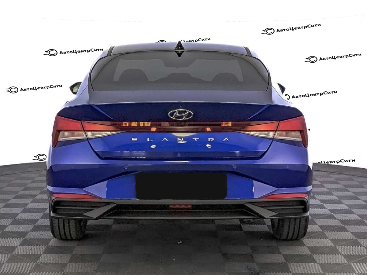 Hyundai Elantra с пробегом — 2021 год. Фото: #5
