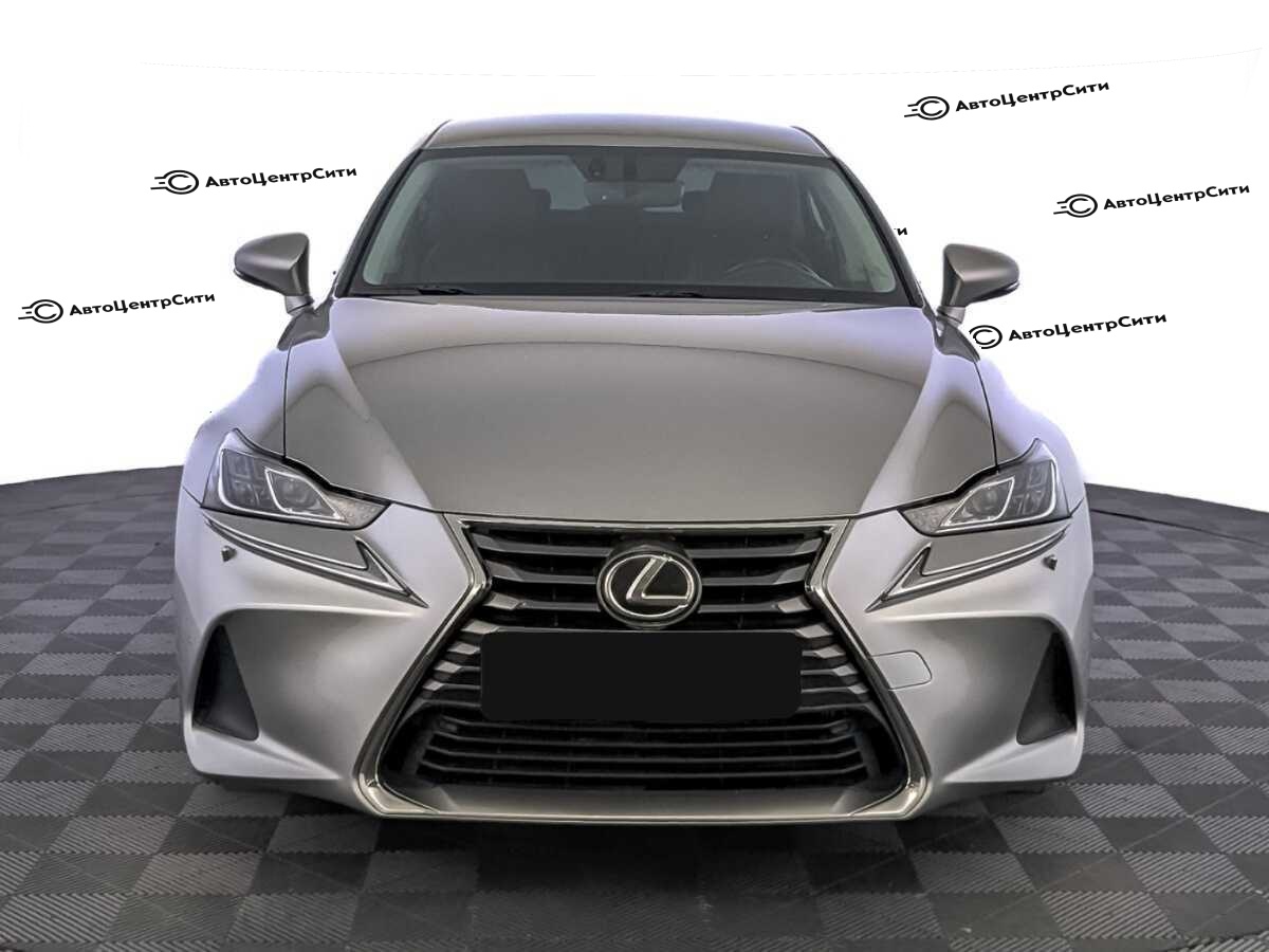 Lexus IS с пробегом — 2018 год. Фото: #1