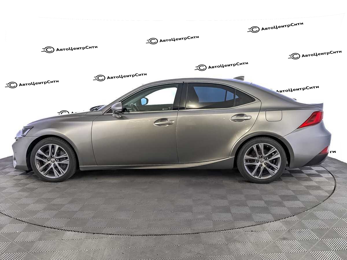 Lexus IS с пробегом — 2018 год. Фото: #7