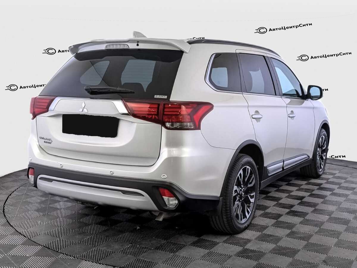 Mitsubishi Outlander с пробегом — 2021 год. Фото: #4
