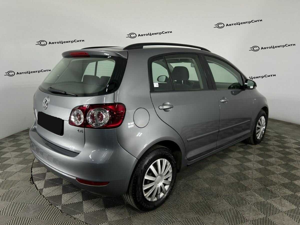 Volkswagen Golf Plus с пробегом — 2012 год. Фото: #4