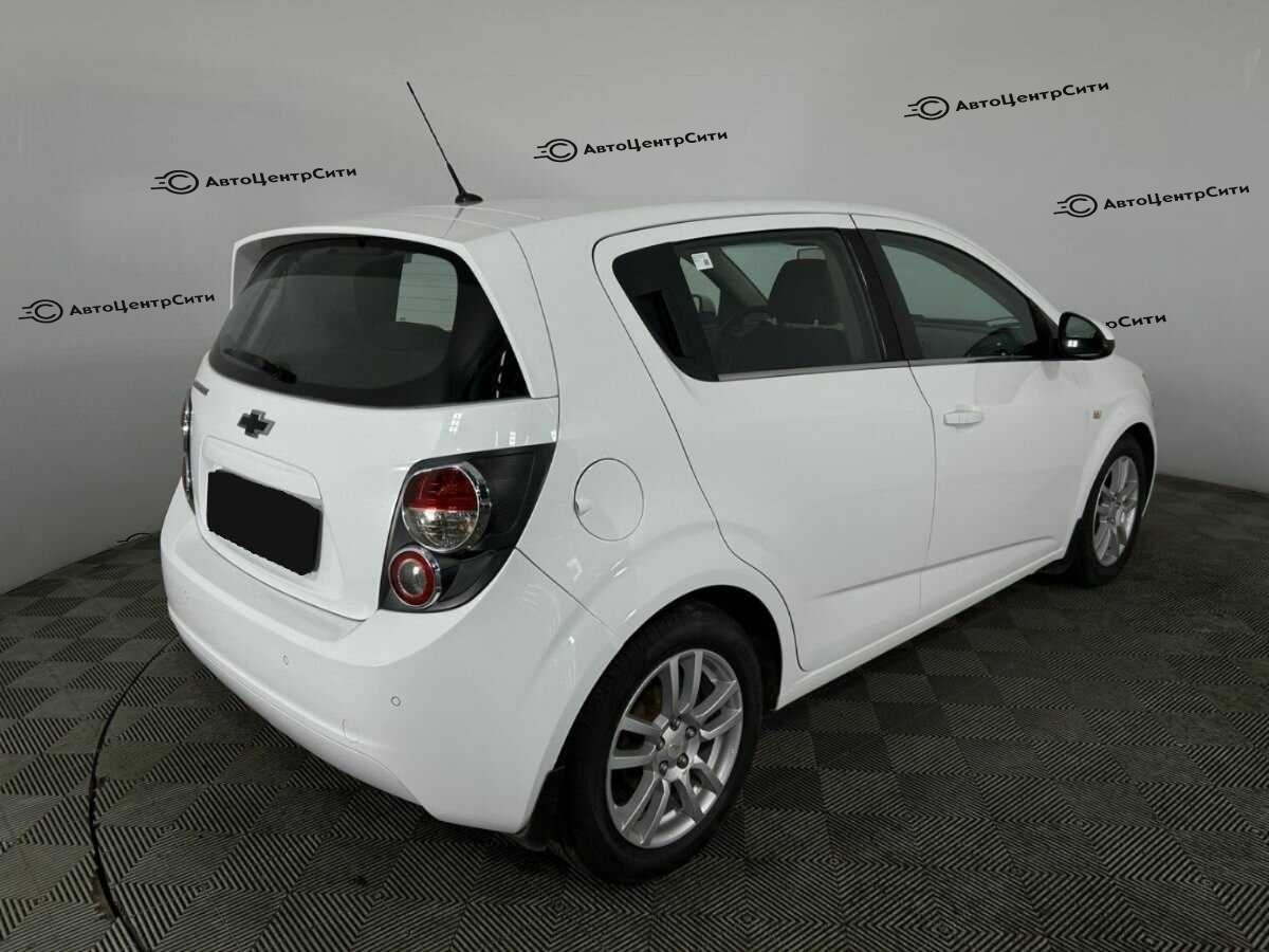 Chevrolet Aveo с пробегом — 2014 год. Фото: #4