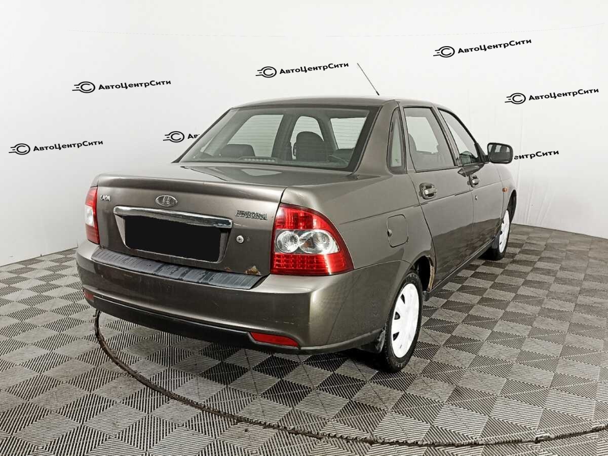 Lada (ВАЗ) Priora с пробегом — 2014 год. Фото: #3