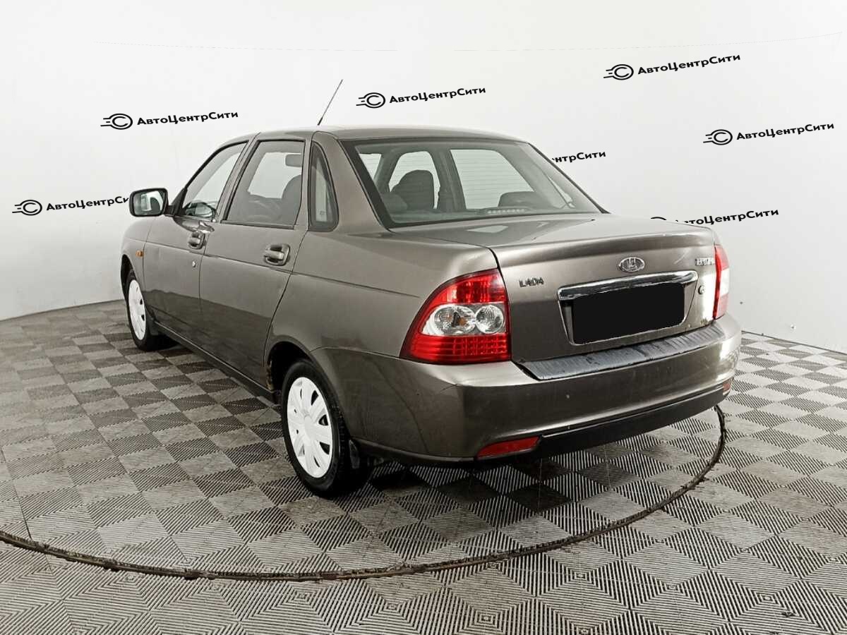 Lada (ВАЗ) Priora с пробегом — 2014 год. Фото: #5