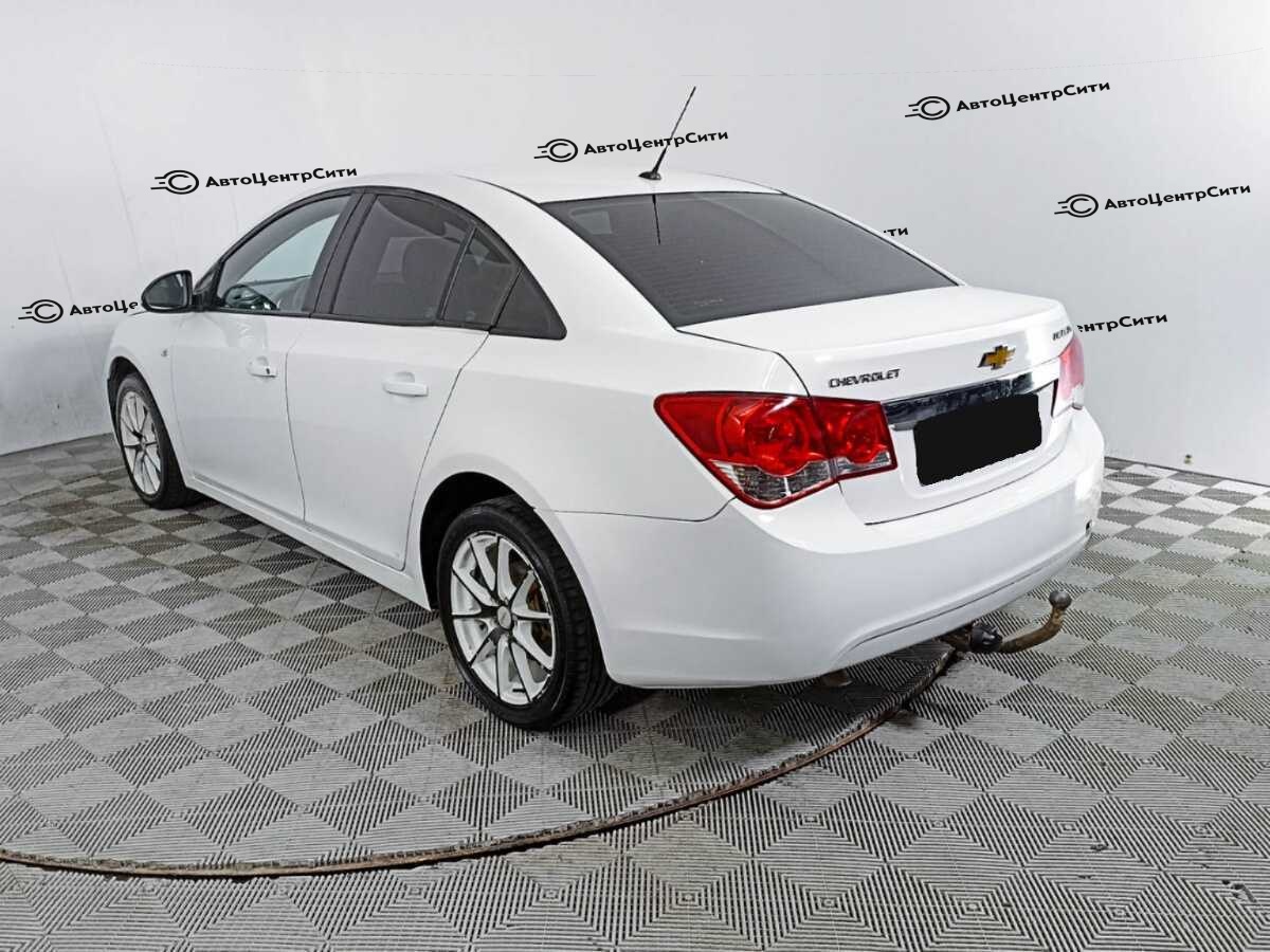 Chevrolet Cruze с пробегом — 2012 год. Фото: #6