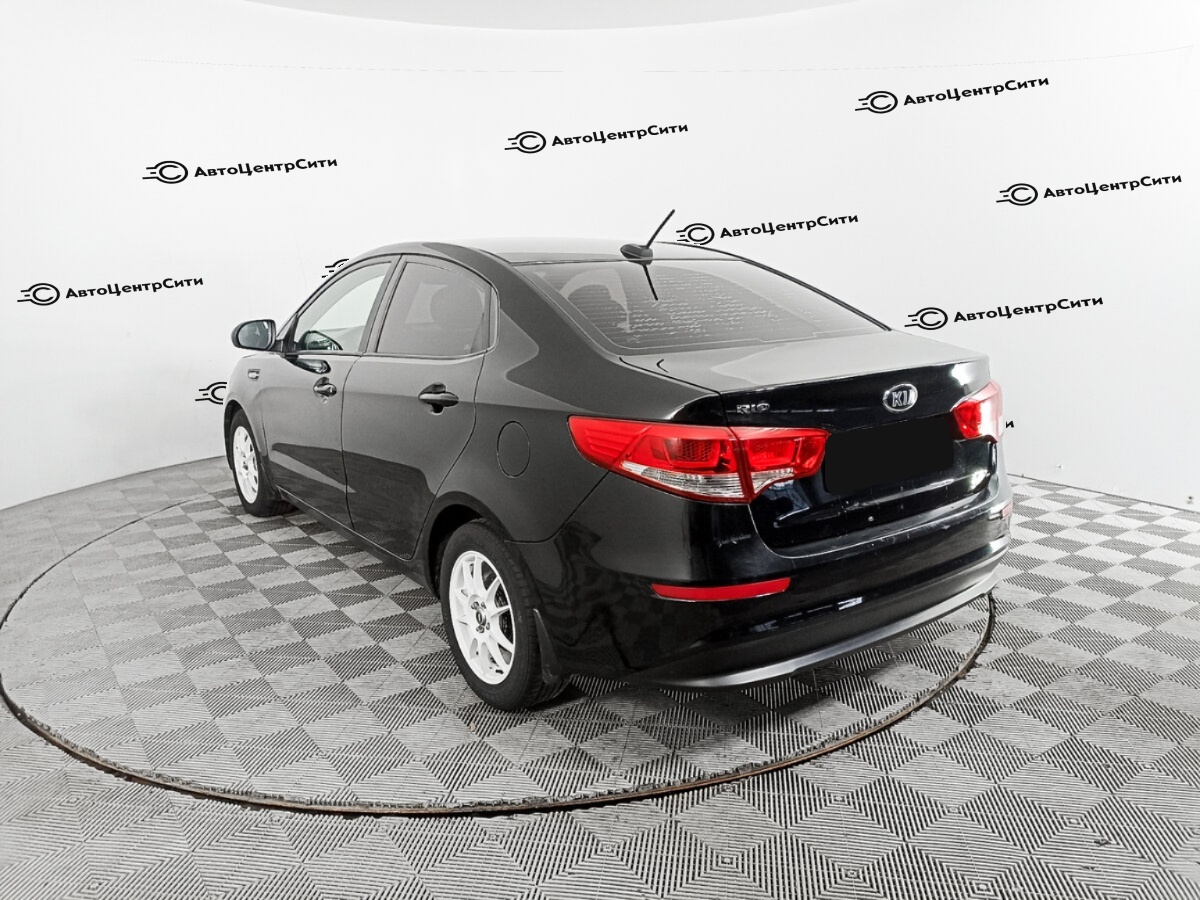 Kia Rio с пробегом — 2017 год. Фото: #6