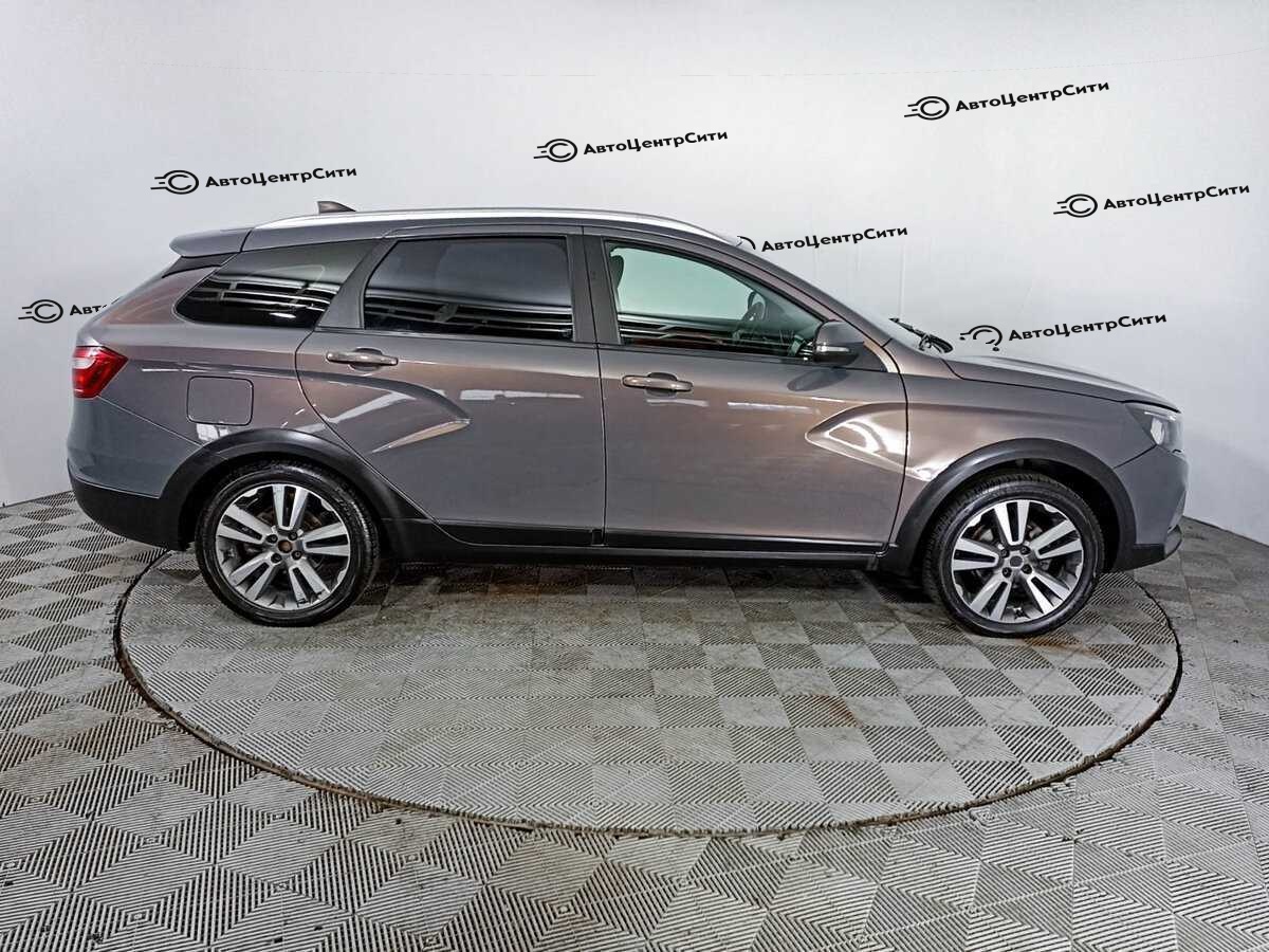 Lada (ВАЗ) Vesta с пробегом — 2017 год. Фото: #3