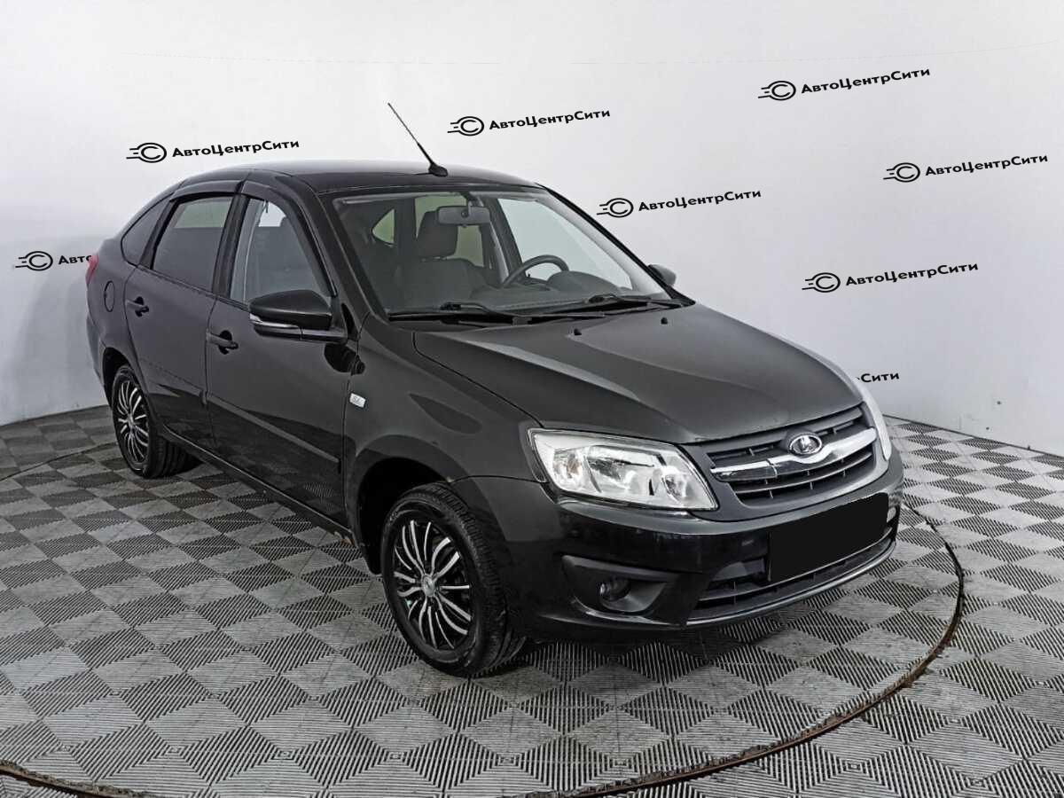 Lada (ВАЗ) Granta с пробегом — 2015 год. Фото: #2