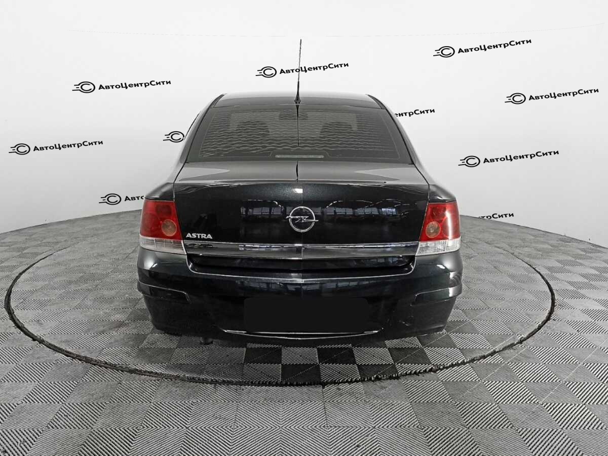 Opel Astra с пробегом — 2012 год. Фото: #5