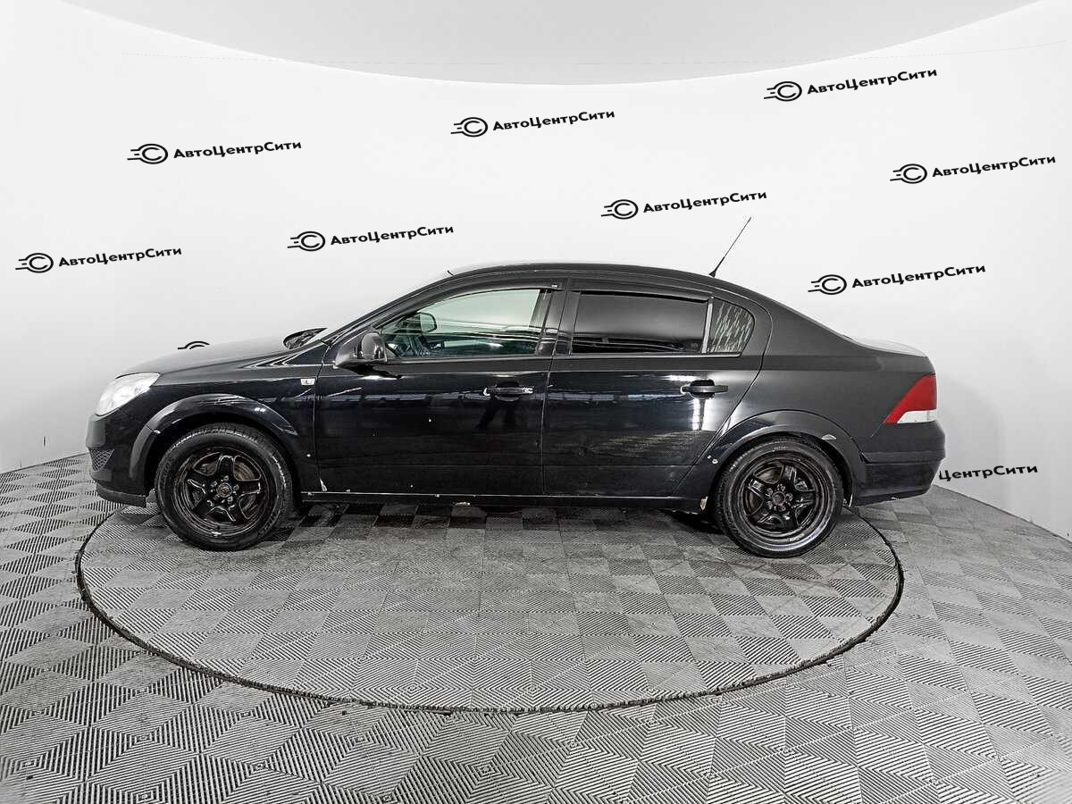 Opel Astra с пробегом — 2012 год. Фото: #7