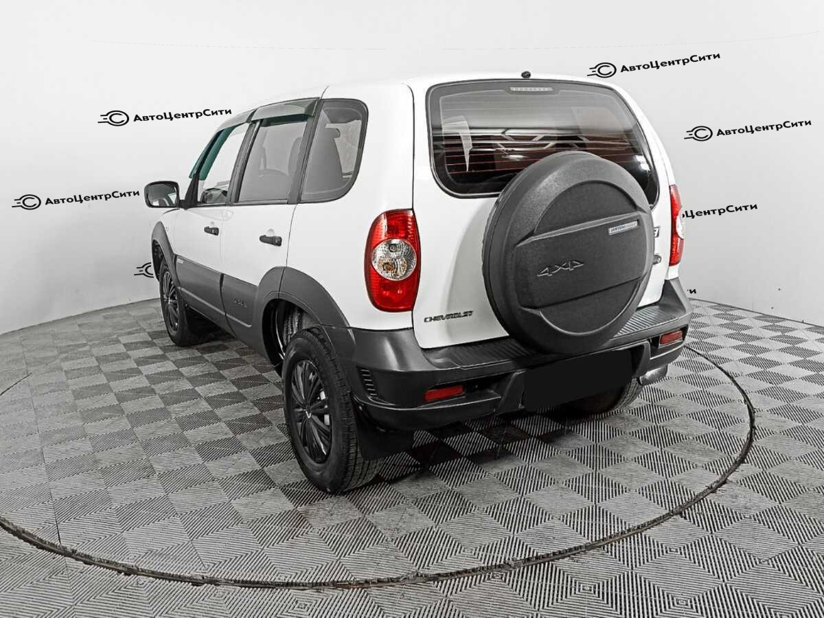 Chevrolet Niva с пробегом — 2015 год. Фото: #5