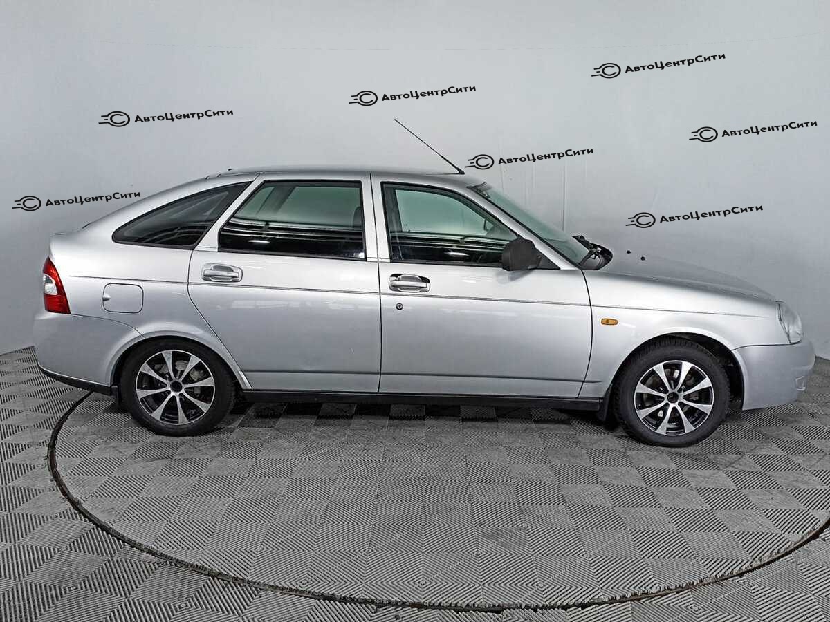 Lada (ВАЗ) Priora с пробегом — 2014 год. Фото: #3