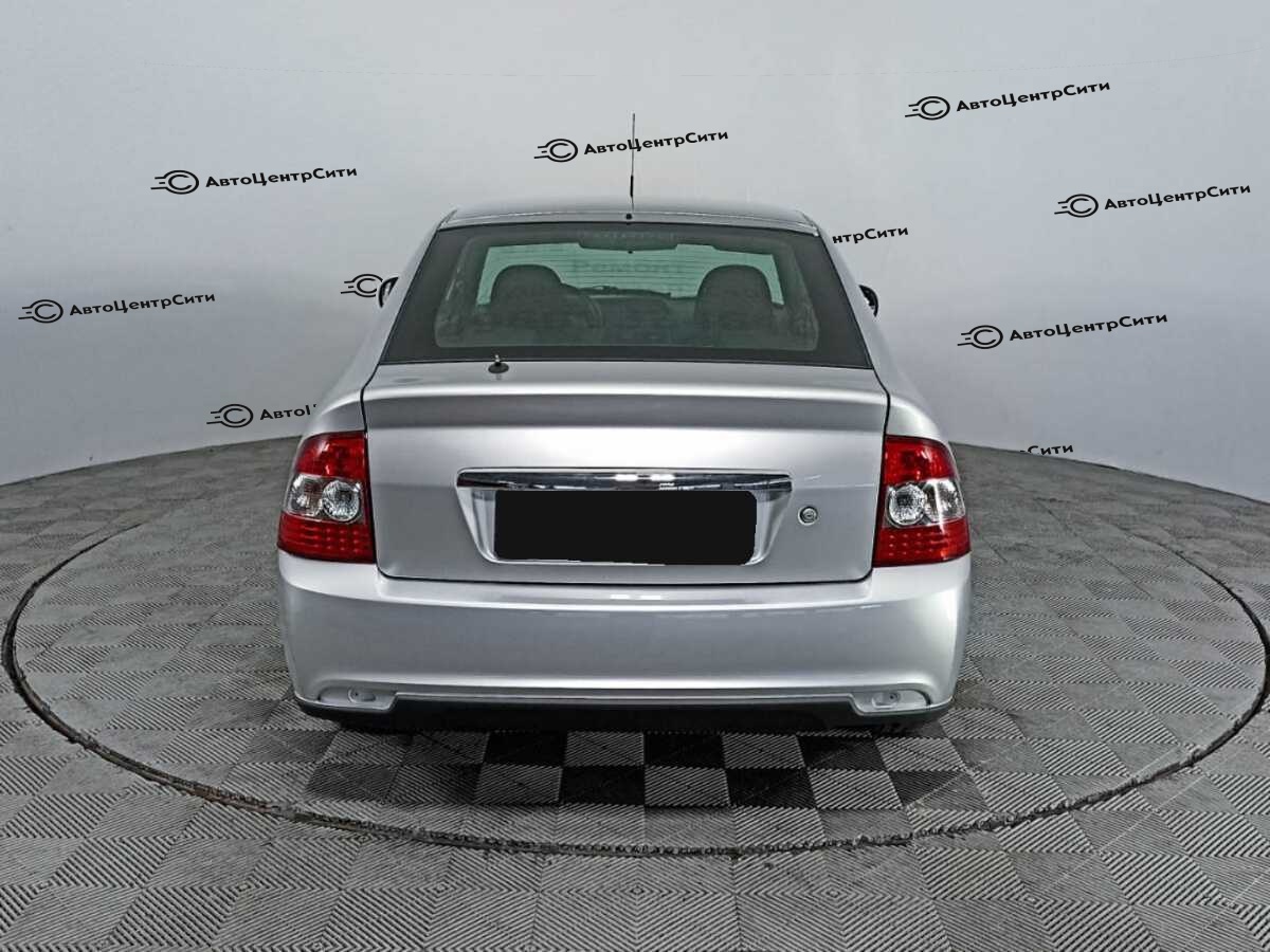 Lada (ВАЗ) Priora с пробегом — 2014 год. Фото: #5