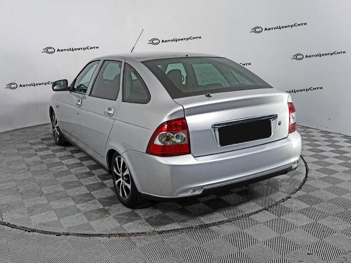 Lada (ВАЗ) Priora с пробегом — 2014 год. Фото: #6