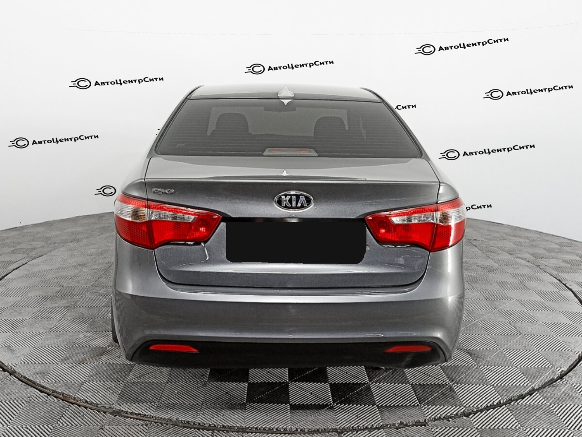 Kia Rio с пробегом — 2013 год. Фото: #3