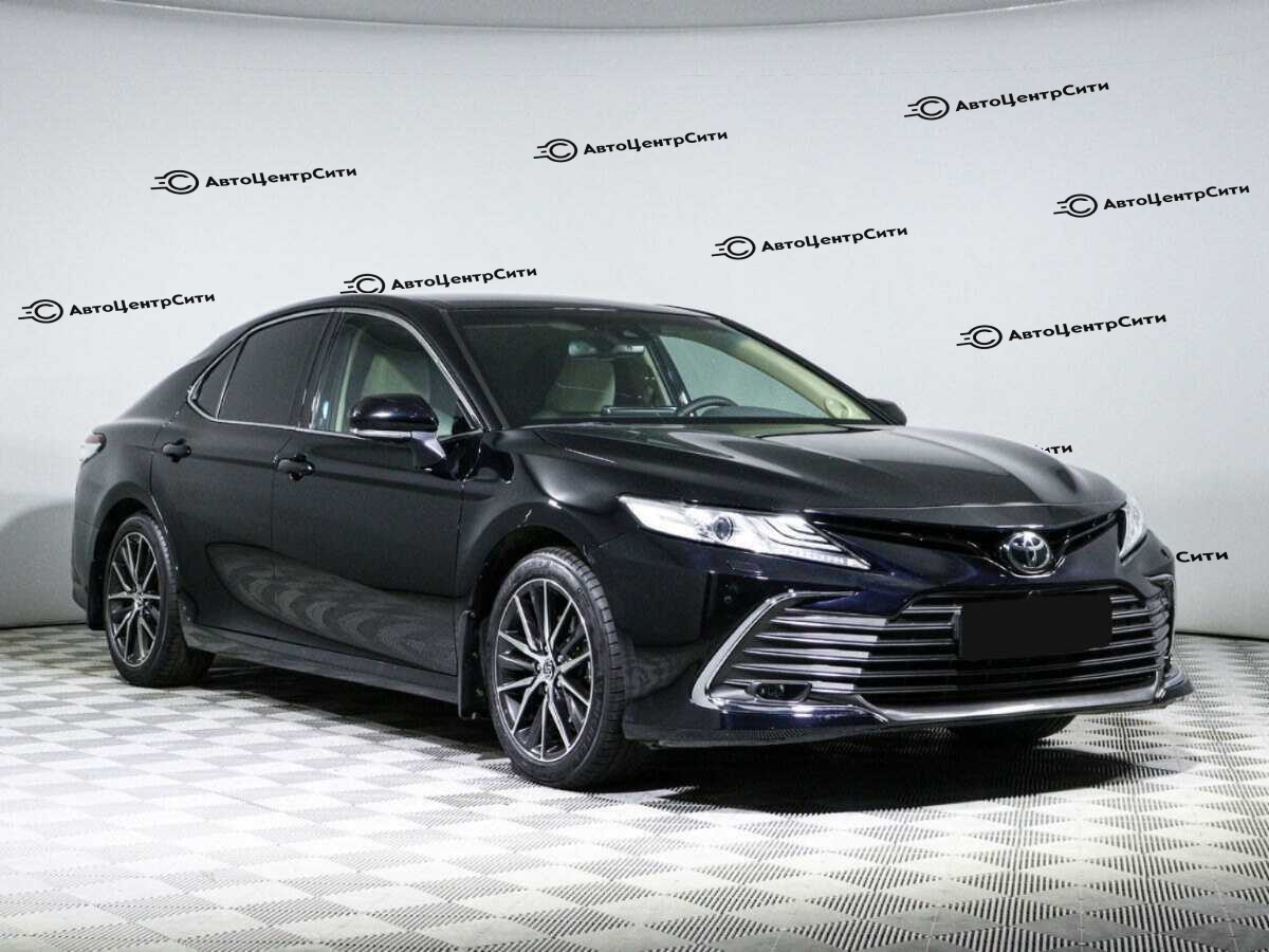 Toyota Camry с пробегом — 2021 год. Фото: #2