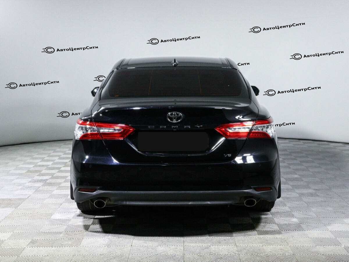 Toyota Camry с пробегом — 2021 год. Фото: #4