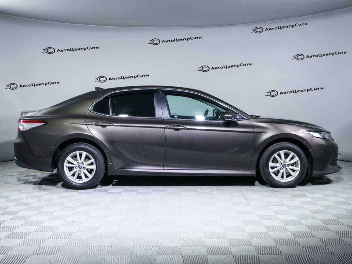 Toyota Camry с пробегом — 2020 год. Фото: #3