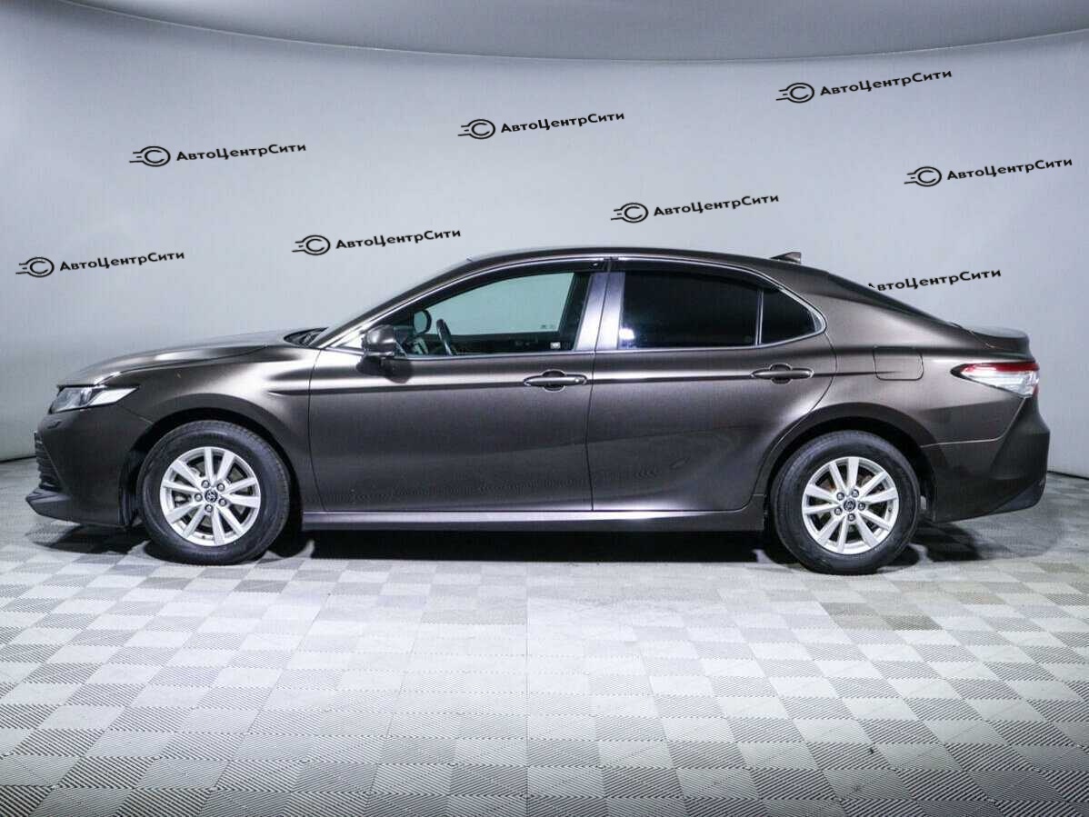 Toyota Camry с пробегом — 2020 год. Фото: #7