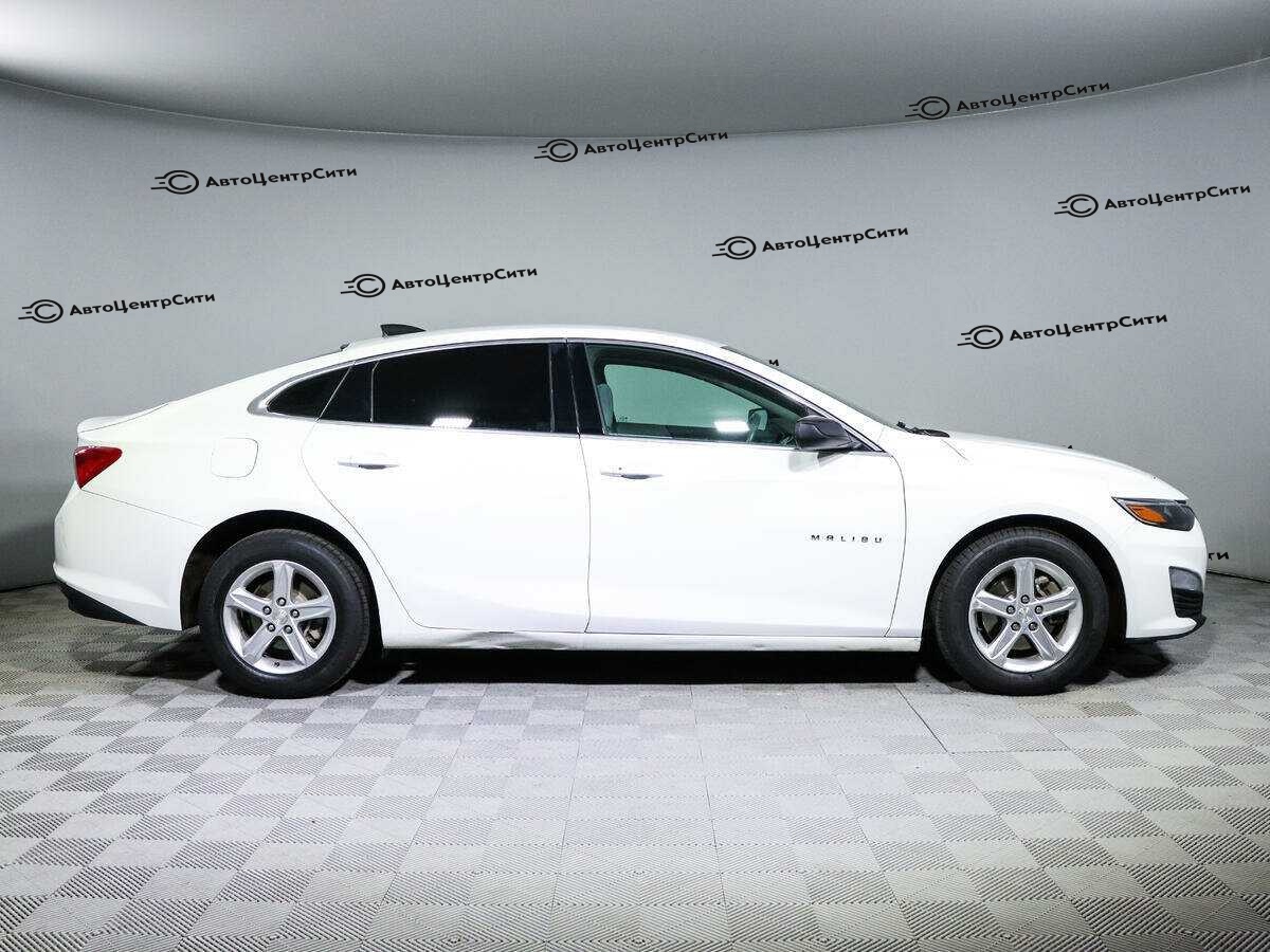 Chevrolet Malibu с пробегом — 2019 год. Фото: #3