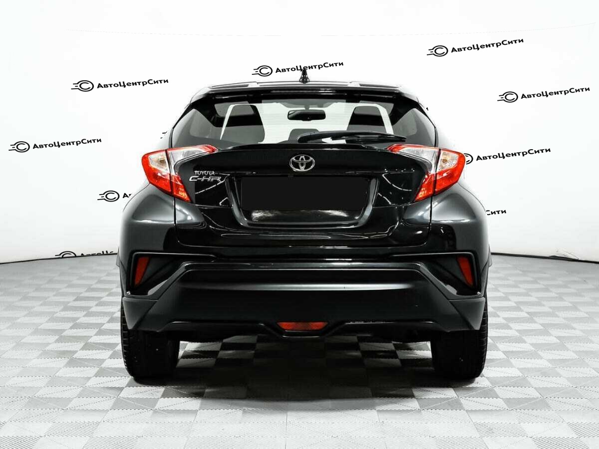Toyota C-HR с пробегом — 2018 год. Фото: #5
