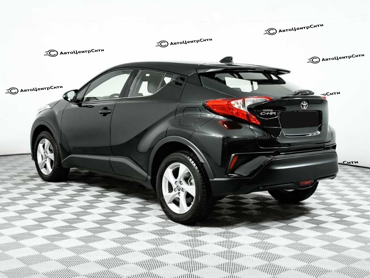 Toyota C-HR с пробегом — 2018 год. Фото: #6