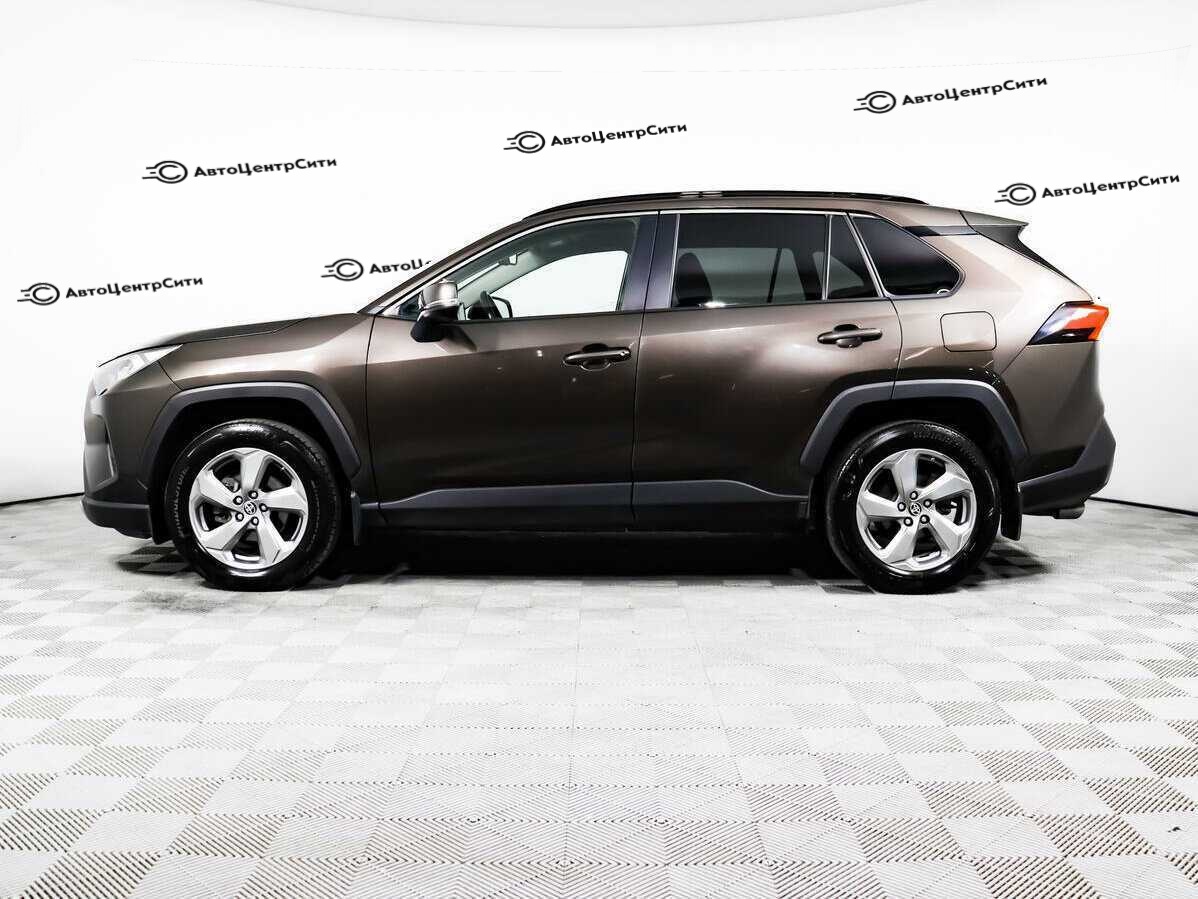 Toyota RAV4 с пробегом — 2020 год. Фото: #7
