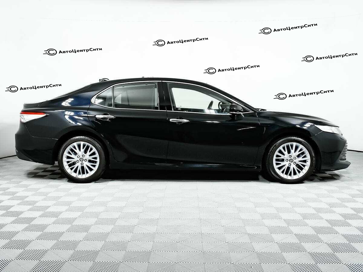 Toyota Camry с пробегом — 2020 год. Фото: #3