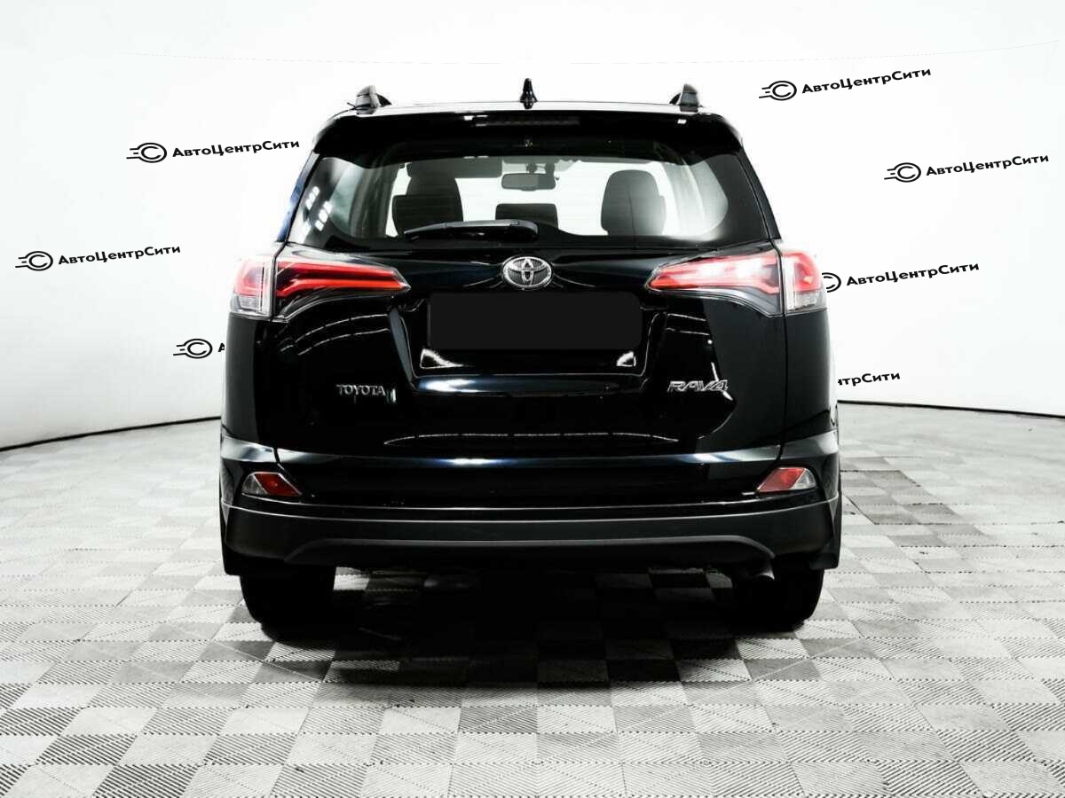 Toyota RAV4 с пробегом — 2018 год. Фото: #5