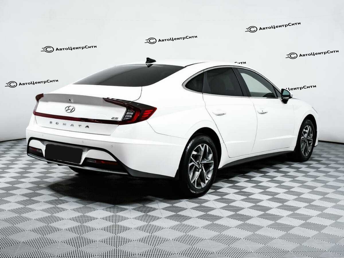 Hyundai Sonata с пробегом — 2022 год. Фото: #4