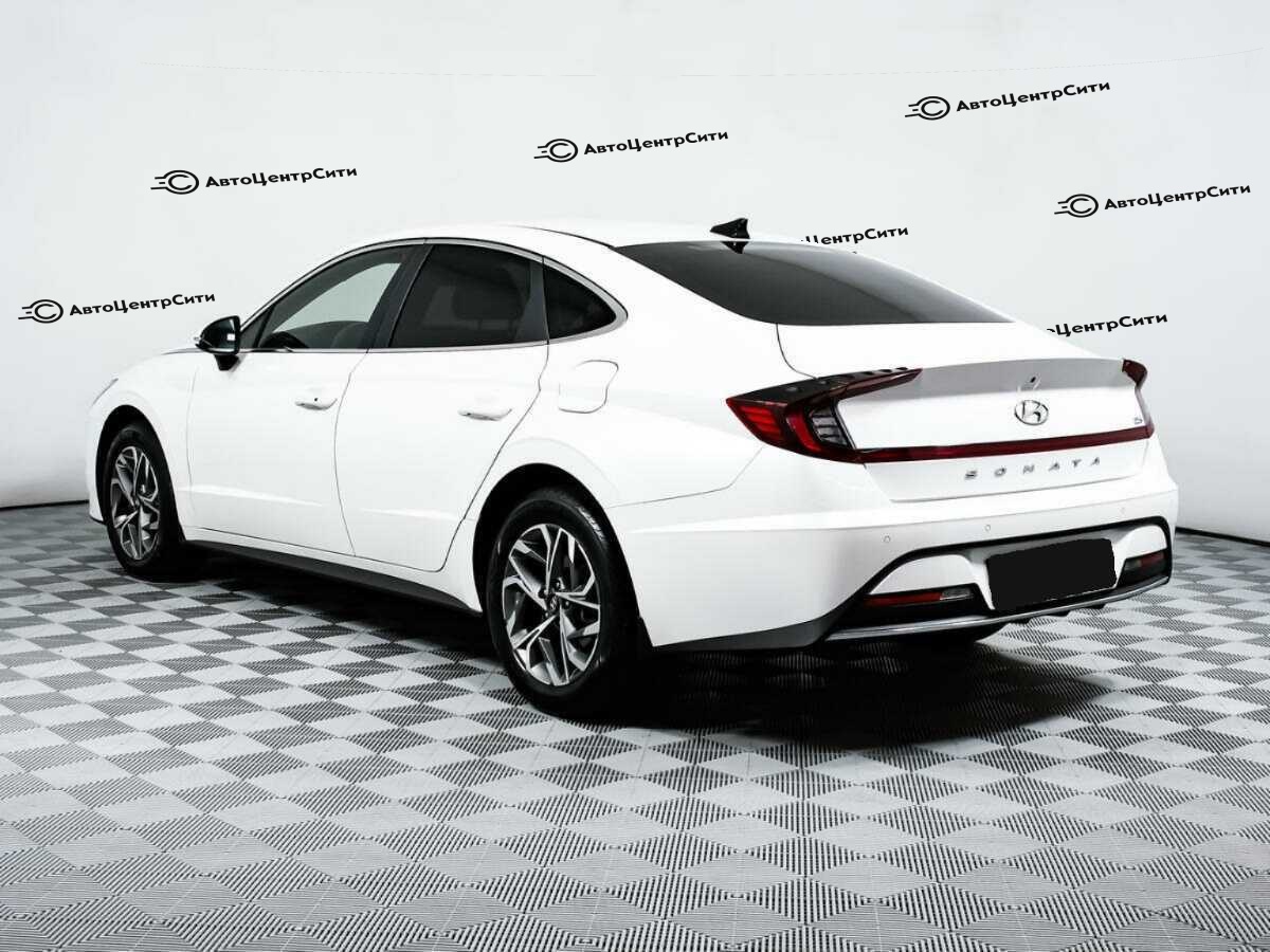 Hyundai Sonata с пробегом — 2022 год. Фото: #6