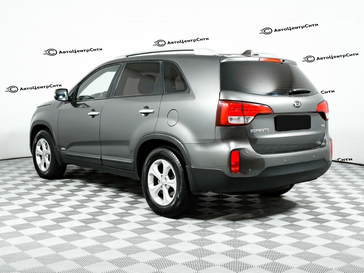 Kia Sorento с пробегом — 2014 год. Фото: #5