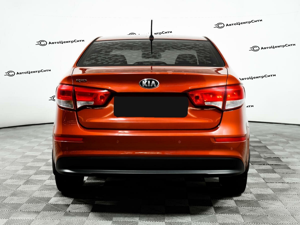 Kia Rio с пробегом — 2015 год. Фото: #4