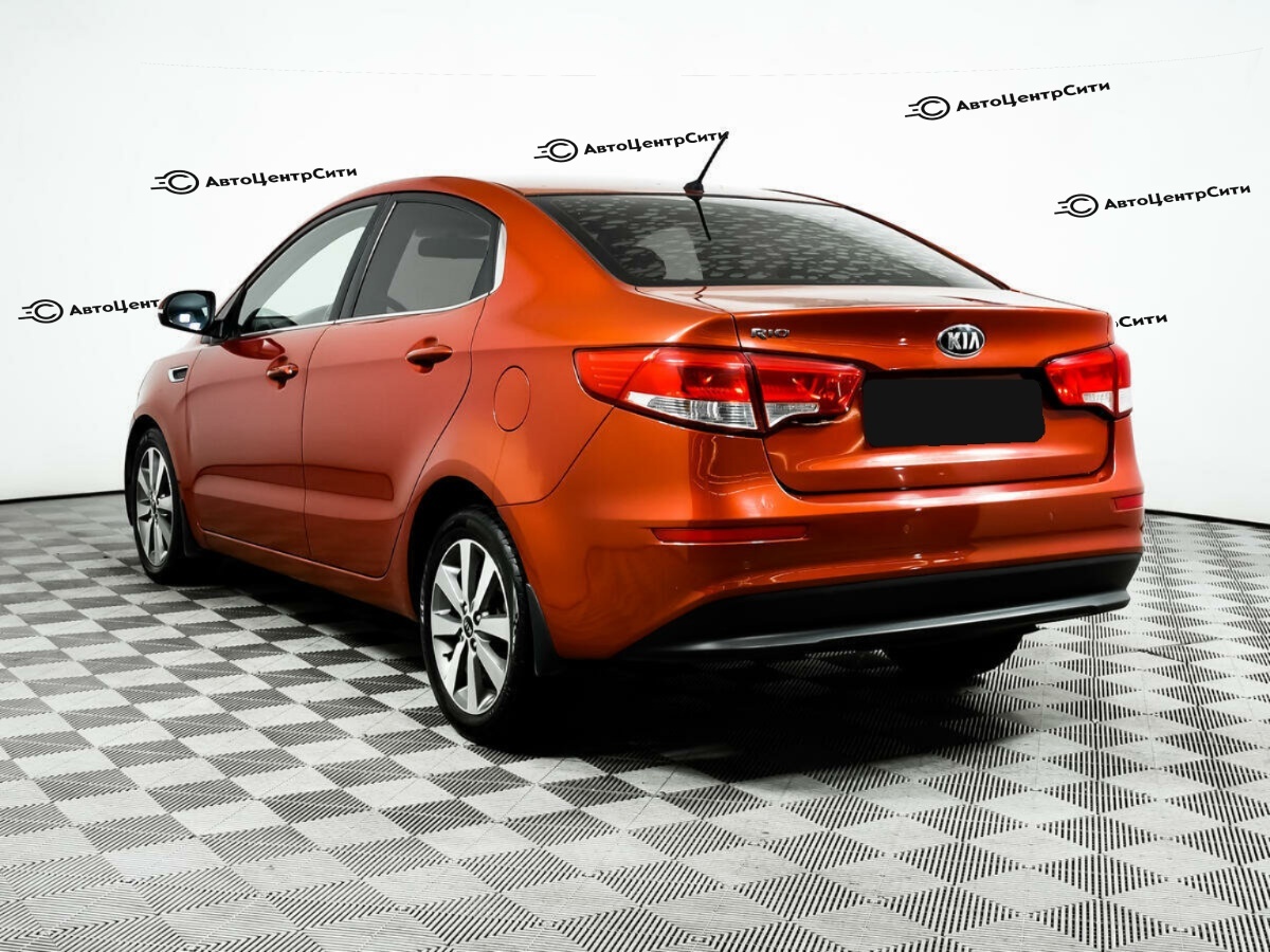 Kia Rio с пробегом — 2015 год. Фото: #5