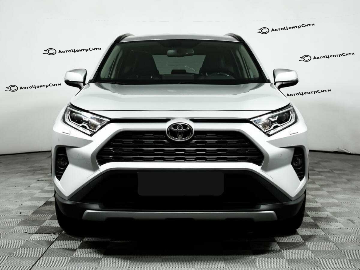 Toyota RAV4 с пробегом — 2020 год. Фото: #1