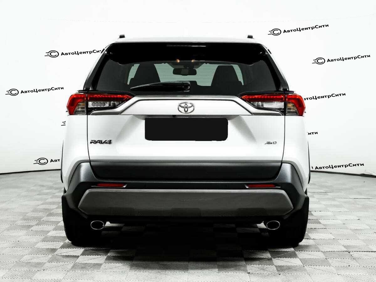 Toyota RAV4 с пробегом — 2020 год. Фото: #5