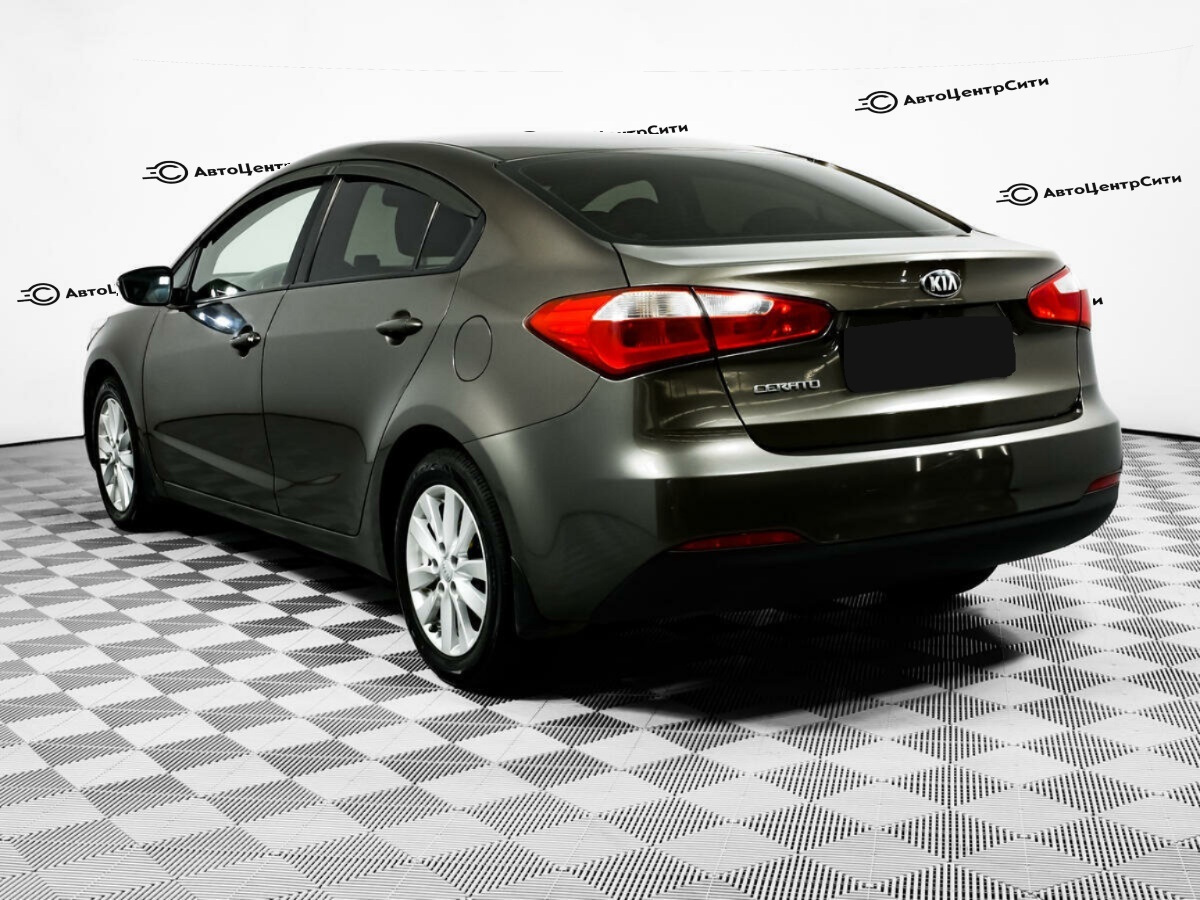 Kia Cerato с пробегом — 2014 год. Фото: #6